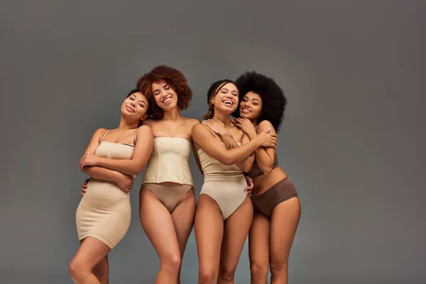 Krásný Veselý Africký Americký Ženy Spodním Prádle Mají Skvělý Čas — Stock fotografie