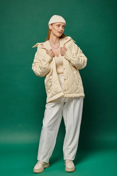 Full Length Stylish Woman Warm Ivory Jacket Beanie Hat Looking — Stock Photo, Image