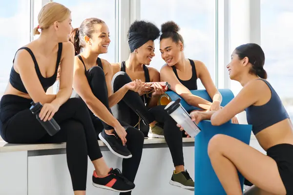 Group Happy Young Multicultural Women Active Wear Chatting Workout Pilates — Stock Photo, Image