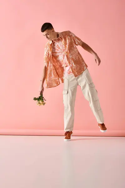 Full Length Image Handsome Man Layered Peach Color Outfit Holding — Stok fotoğraf
