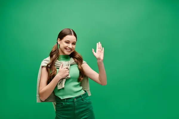 Young Woman Her 20S Dons Striking Green Shirt Matching Pants — Stock Photo, Image