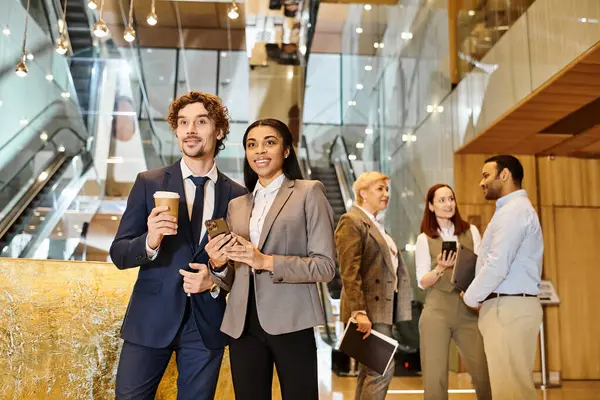 Man Woman Different Races Stand Together Lobby — Stock Photo, Image