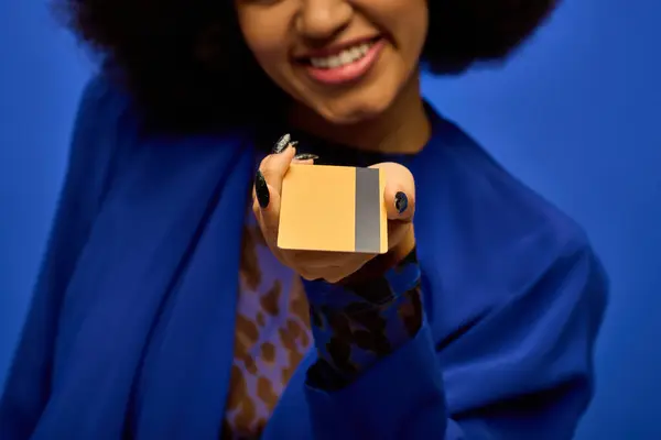 Fashionable African American Woman Blue Coat Holding Credit Card — Stock Photo, Image