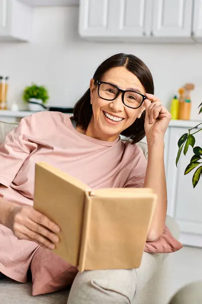 Woman Homewear Engrossed Book Comfortable Couch — Stock Photo, Image
