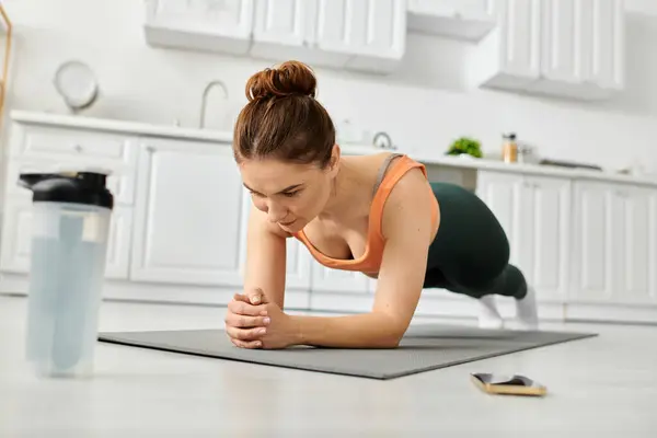 Middle Aged Woman Performing Plank Pose Yoga Mat Home — Stock Photo, Image