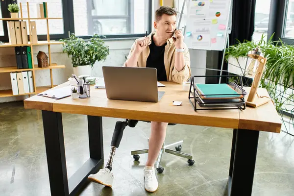 Focused Businessman Seated Desk Engaging Phone Conversation — Stock Photo, Image