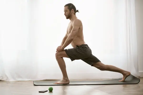 Handsome Man Yoga Mat — Stockfoto
