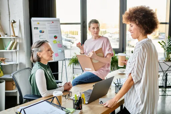 Diverse Group Female Professionals Productive Meeting — Stock Photo, Image