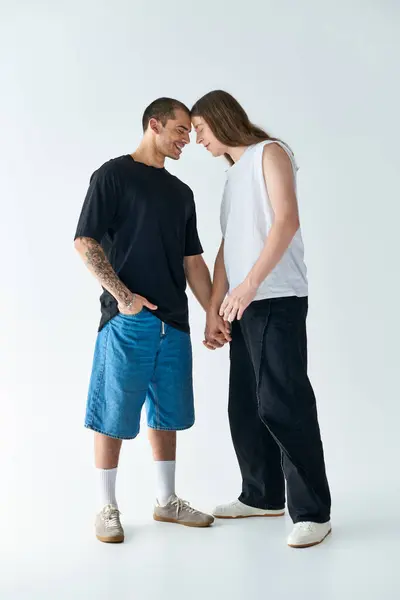Zwei Männer Die Seite Seite Stehen Und Liebe Und Zusammengehörigkeit — Stockfoto