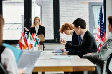 Gençler BM Model konferansına katıldı, diplomasiyi tartıştılar.