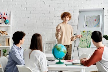Gençler BM Model simülasyonuna katılarak canlı bir tartışmaya giriyorlar..