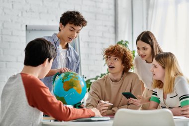 Gençler Model BM 'de küresel meseleleri tartıştılar.