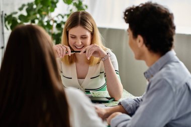 BM model simülasyonuna üç genç katılıyor.