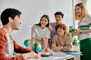Gençler BM Model oturumuna katılarak canlı bir tartışma başlattılar.