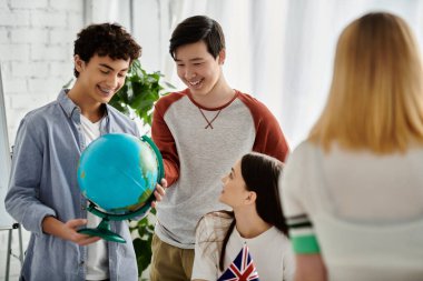 Gençler BM Model toplantısına katılarak küresel sorunları tartıştılar.