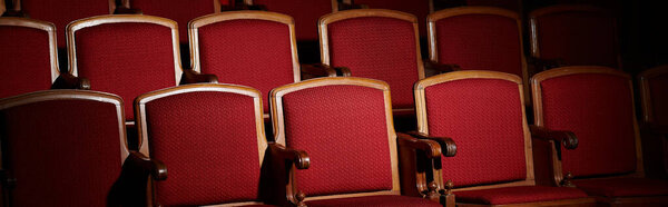 Filas Asientos Terciopelo Rojo Cine — Foto de Stock