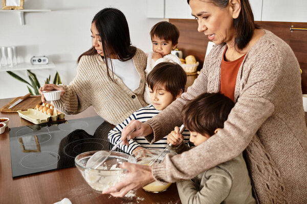 Радостная семья наслаждается выпечки праздник угощает вместе, создавая прочные воспоминания на их домашней кухне.