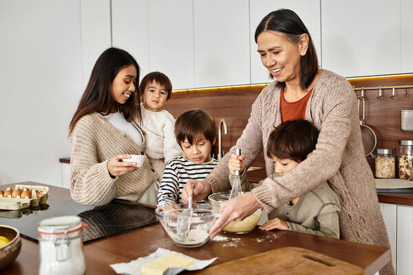 Счастливая семья делится смехом во время выпечки праздничных угощений на своей уютной кухне, создавая заветные воспоминания.