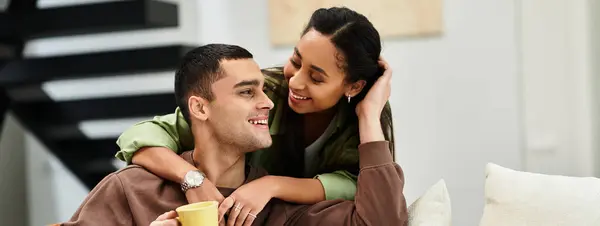 Loving Couple Shares Warm Moments Modern Apartment Filled Holiday Cheer — Stock Photo, Image