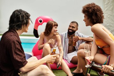 Arkadaşlar havuz başında toplanır, içkilerini ve kahkahalarını paylaşır ve unutulmaz anılar yaşarlar..