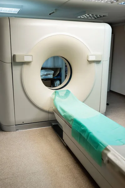 Computed tomography machine in modern clinic — Stock Photo