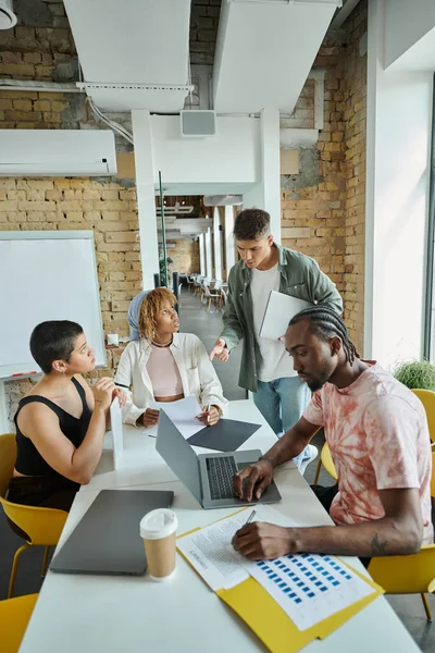 Group of diverse people planning and sharing ideas about startup project, coworking, gen z business — Stock Photo