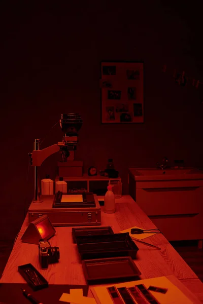 Vintage darkroom interior, showcasing the classic process of film development and photography art — Stock Photo