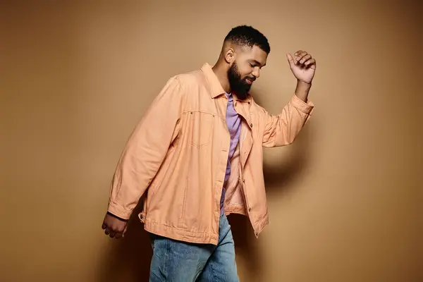 Handsome African American man with beard in stylish shirt. — Stock Photo