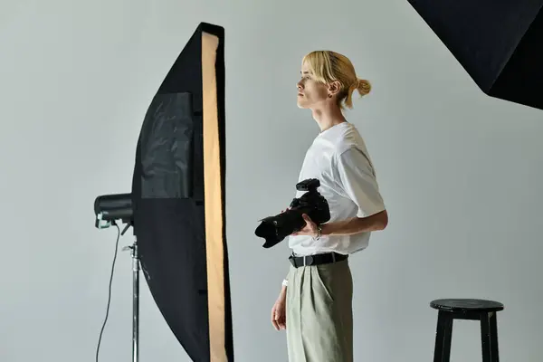 Man as photographer, looking away. — Stock Photo