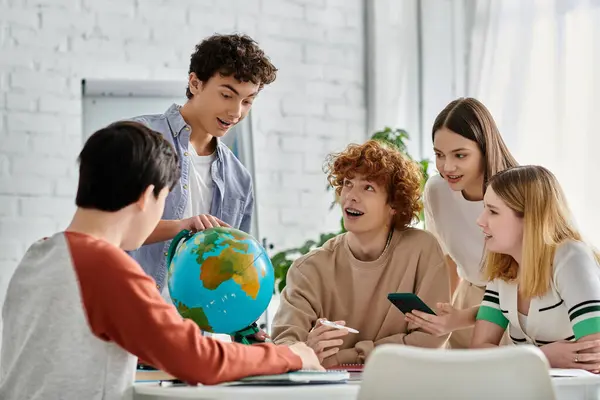 Teenagers discussed global issues at Model UN. — Stock Photo