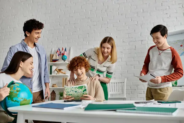 Teenagers participate in a UN Model conference, engaging in lively discussions and presentations. — Stock Photo