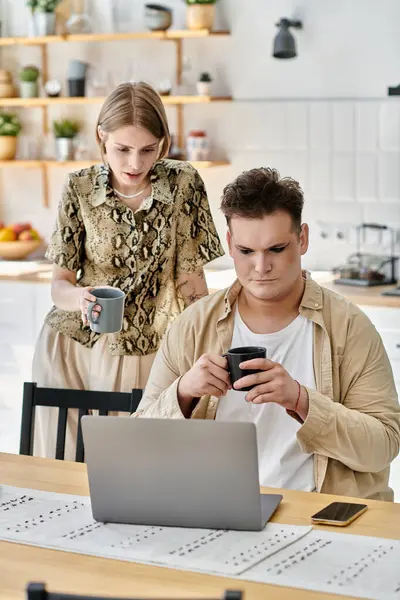 Home workspace buzzes with creativity and friendship over steaming mugs. — Stock Photo