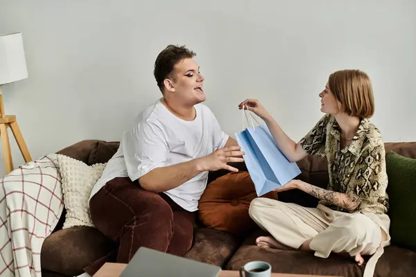 Two friends celebrate together while enjoying each other's company. — Stock Photo