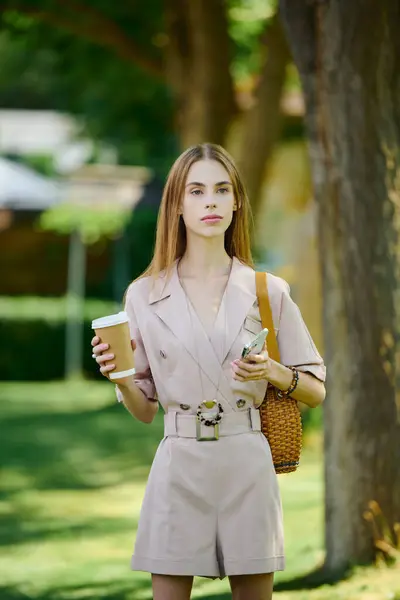 A young woman with anorexia revels in the sunshine outdoors, embracing her daily routine while feeling content and joyful. — Stock Photo