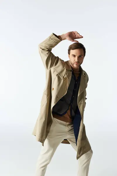 A stylish person exudes confidence and charm in their trendy outfit. — Stock Photo