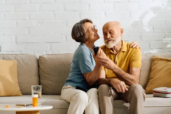 A loving couple spends quality time together, showcasing compassion and support at home. — Stock Photo