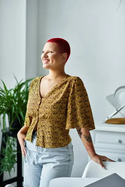 This confident woman showcases her unique style and vibrant personality in a stylish, sunlit space. — Stock Photo