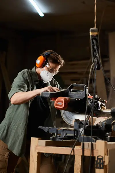 A focused carpenter shapes wood with precision tools in her bustling workshop, showcasing craftsmanship and skill. — Stock Photo