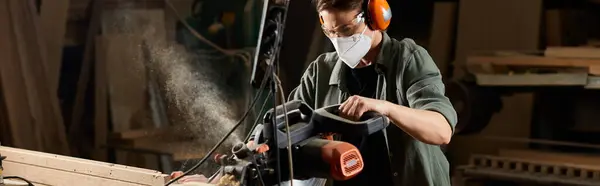 In a cozy workshop at dusk, a dedicated female carpenter expertly shapes wood, concentration evident. — Stock Photo