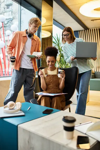 Team members engage in a productive meeting at a comfortable hotel lounge space. — Stock Photo