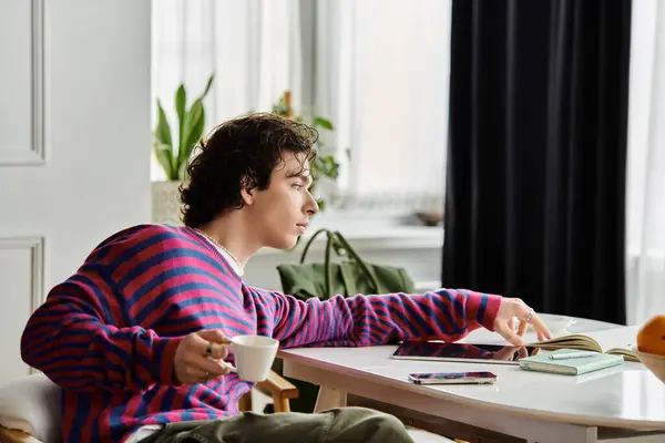 Non binary individual enjoys a moment of tranquility in their stylish apartment — Stock Photo