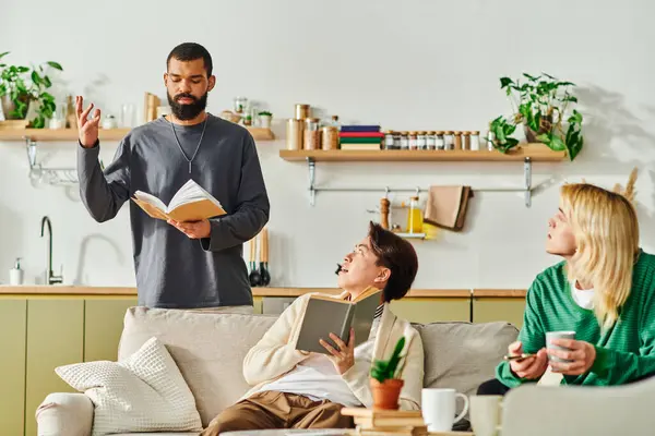 Friends share insights and lively conversations while enjoying a relaxed evening at home. — Stock Photo