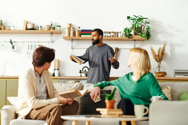 Young men passionately sharing thoughts in a stylish book club gathering at a warm, inviting home. — Stock Photo