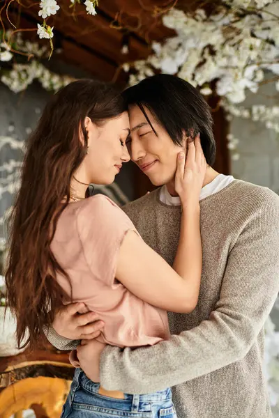 Two lovebirds embrace, sharing a tender moment while preparing for their unforgettable day. — Stock Photo