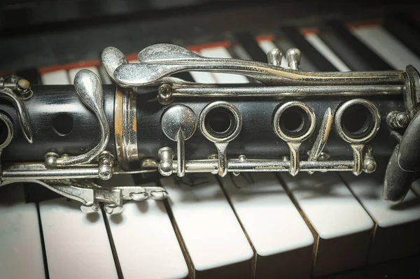 Detalle Clarinete Teclado Piano —  Fotos de Stock