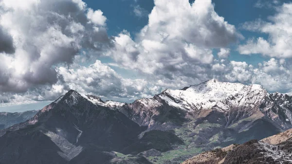 レッコロンバルディア州のグリーン山の風景イタリア — ストック写真