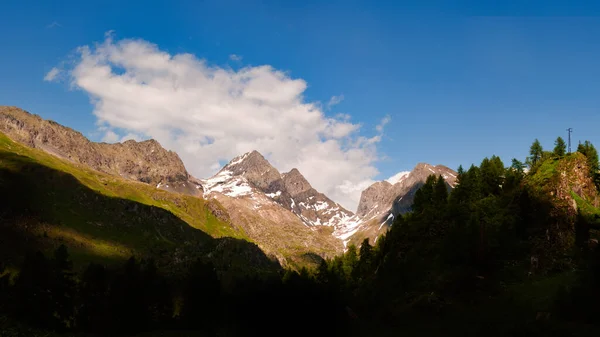 Mountain Landscape Depicting Pizzo Del Diavolo Italian Alps — Stock Photo, Image