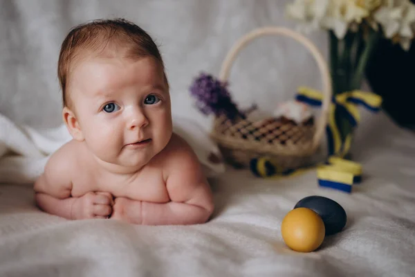 Cute Little Baby Easter Yellow Blue Easter Eggs Nearby She — Stock Photo, Image
