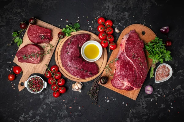 Fresh Raw Beef Meat Whole Piece Tenderloin Steaks Spices Ready — Stock Photo, Image