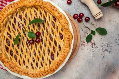 Ev yapımı vişneli turta, afiş, menü, metin için tarif yeri, üst görünüm,
